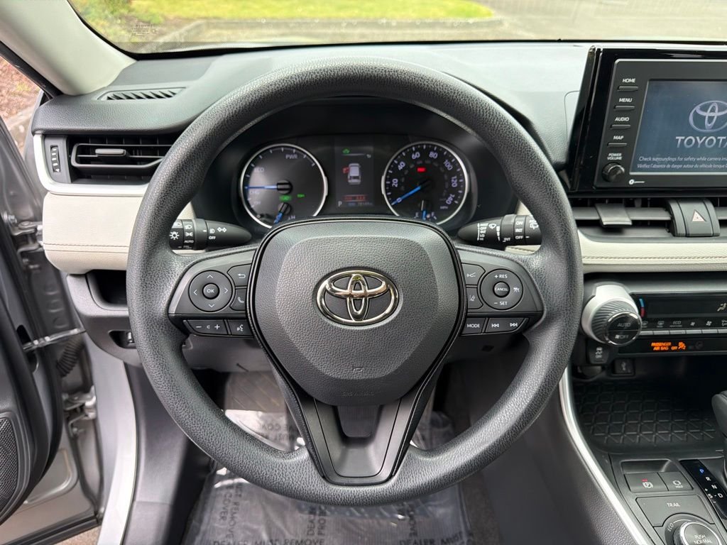 Used 2020 Silver Sky Metallic Toyota XLE image 17