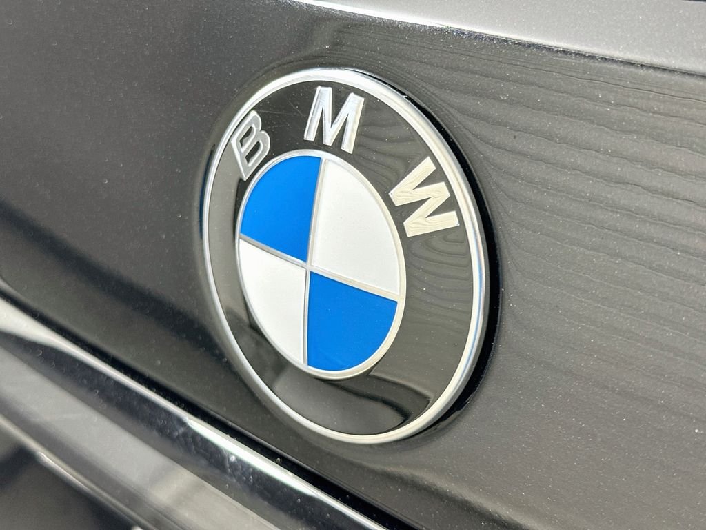 New 2027 Black Sapphire Metallic BMW xDrive40i image 22