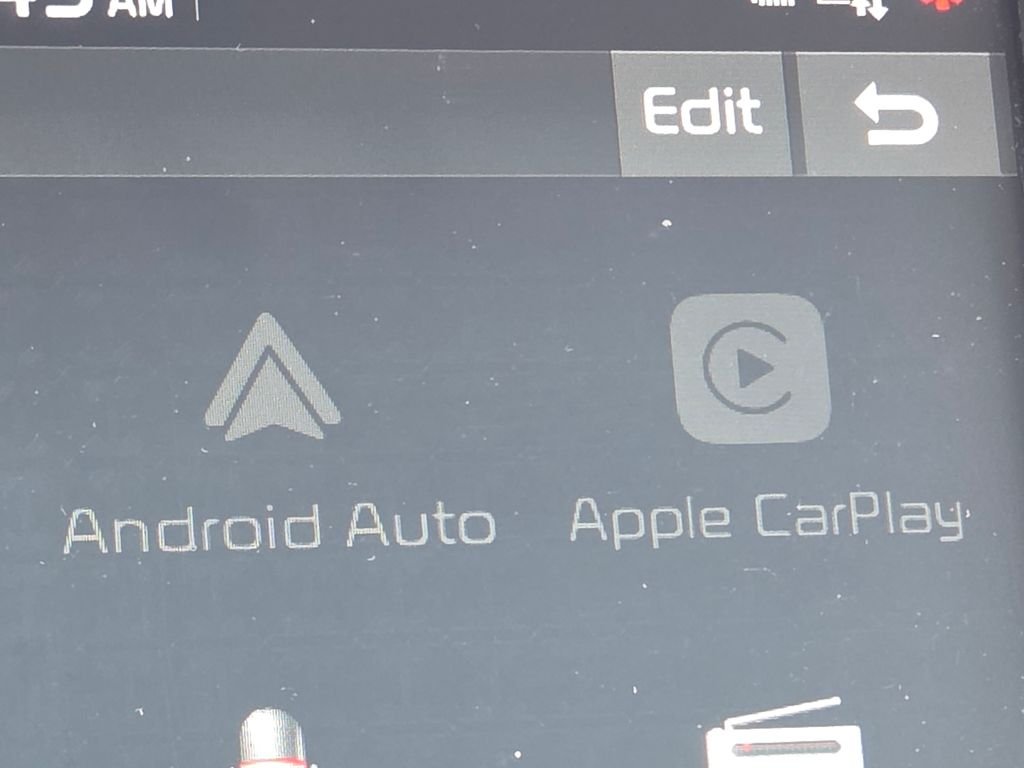 Used 2019 White Kia S image 29
