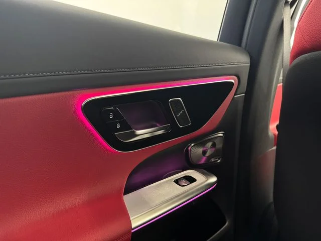 New 2027 Polar White Mercedes-Benz GLC 300 image 39