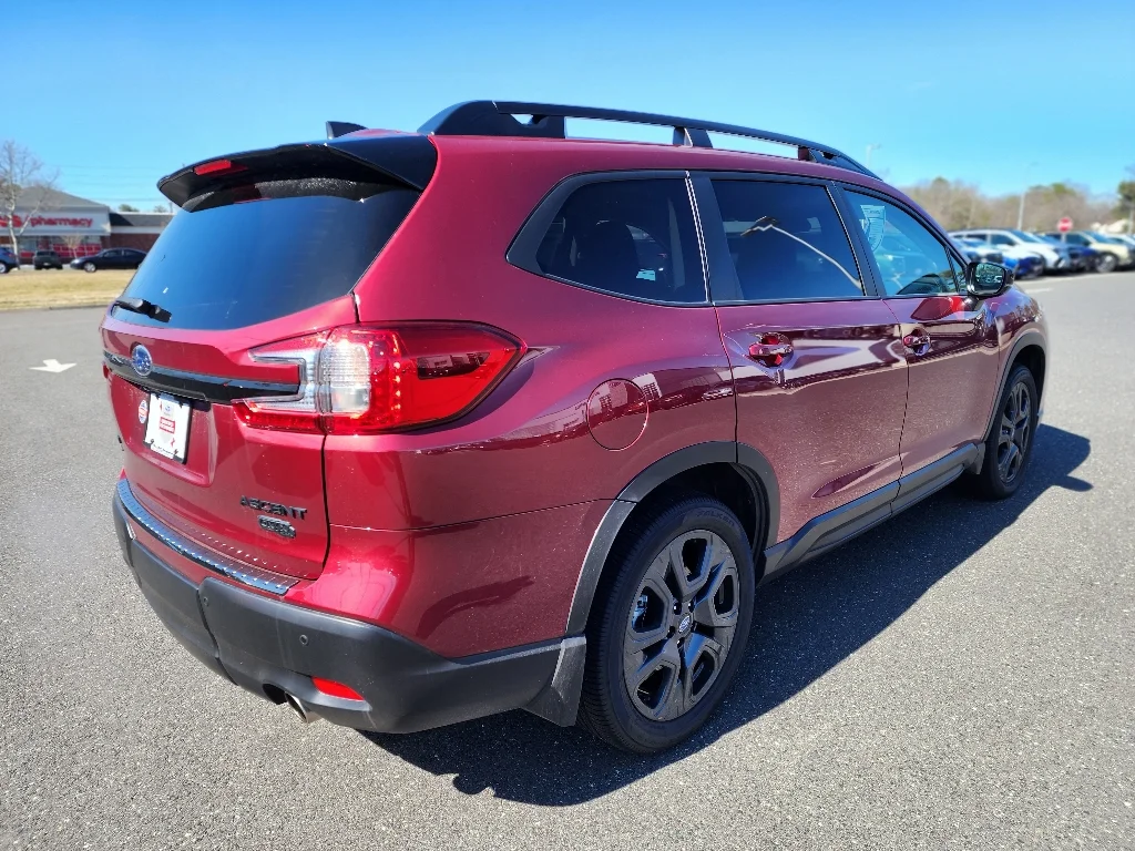 Used 2026 Crimson Red Pearl Subaru Onyx Edition Touring image 24