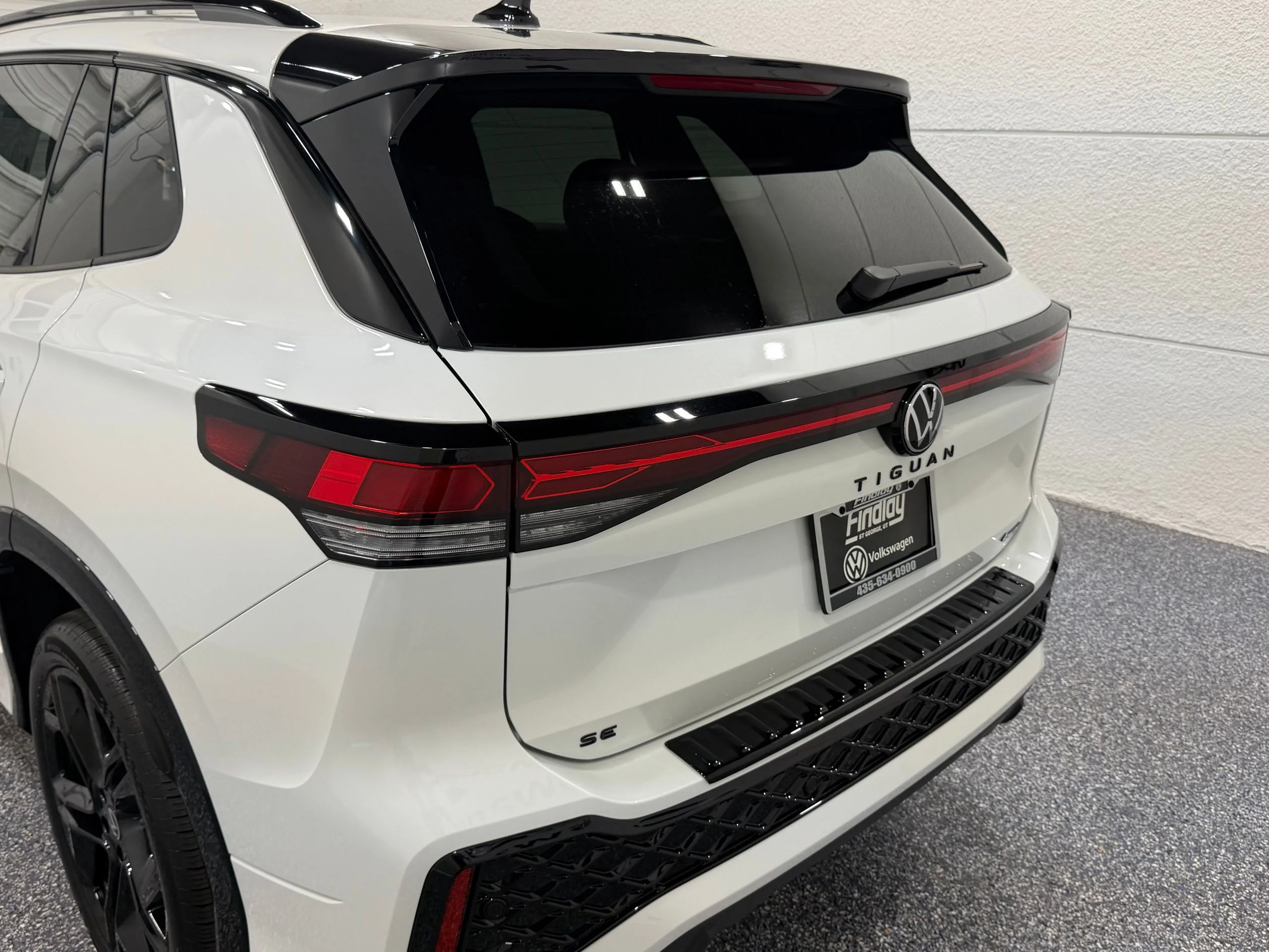 New 2026 White Volkswagen SE R-Line Black image 16