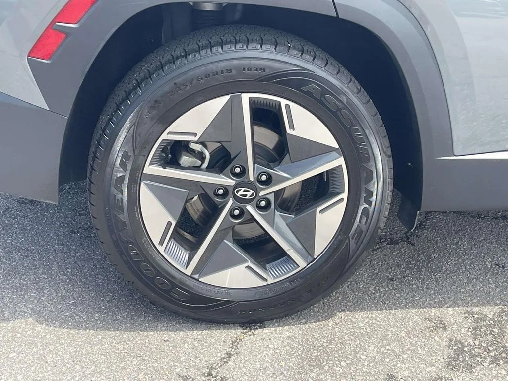 Used 2025 Gray Hyundai SEL image 7