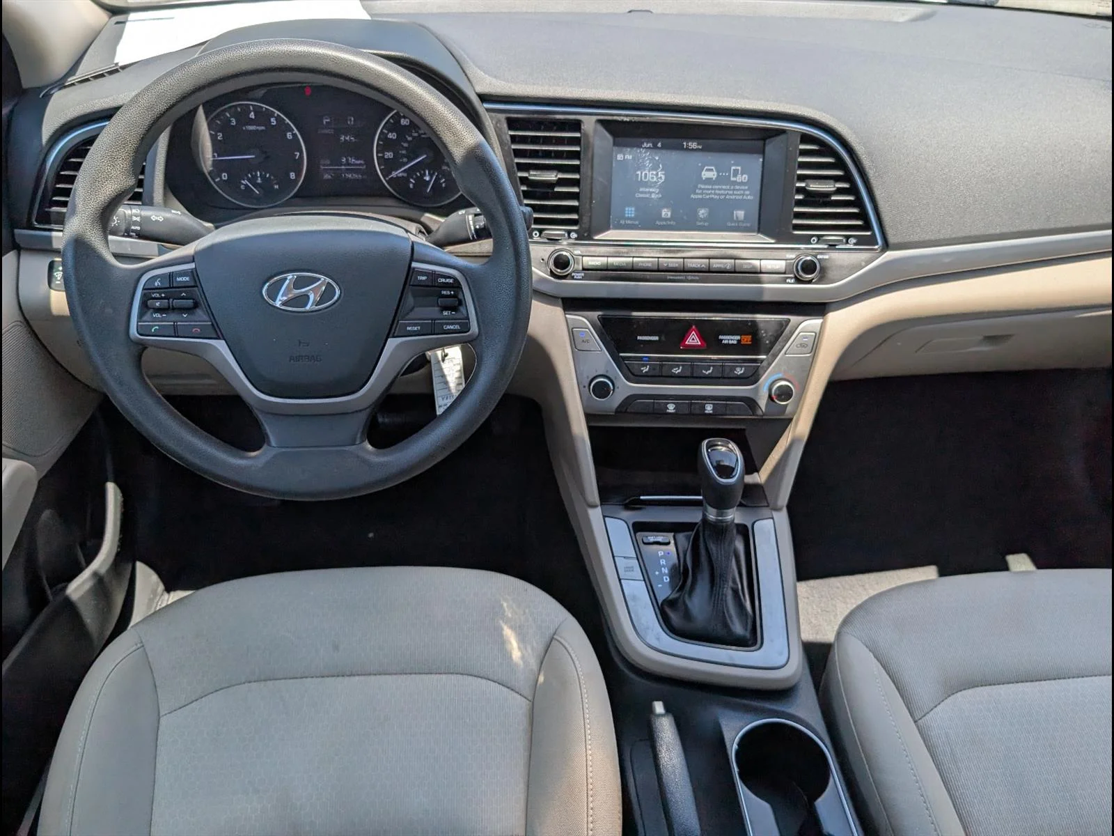 Used 2017 Quartz White Pearl W8 Hyundai SE image 7