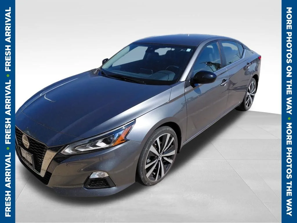 Certified Used 2022 Gray Nissan 2.5 SR image 1