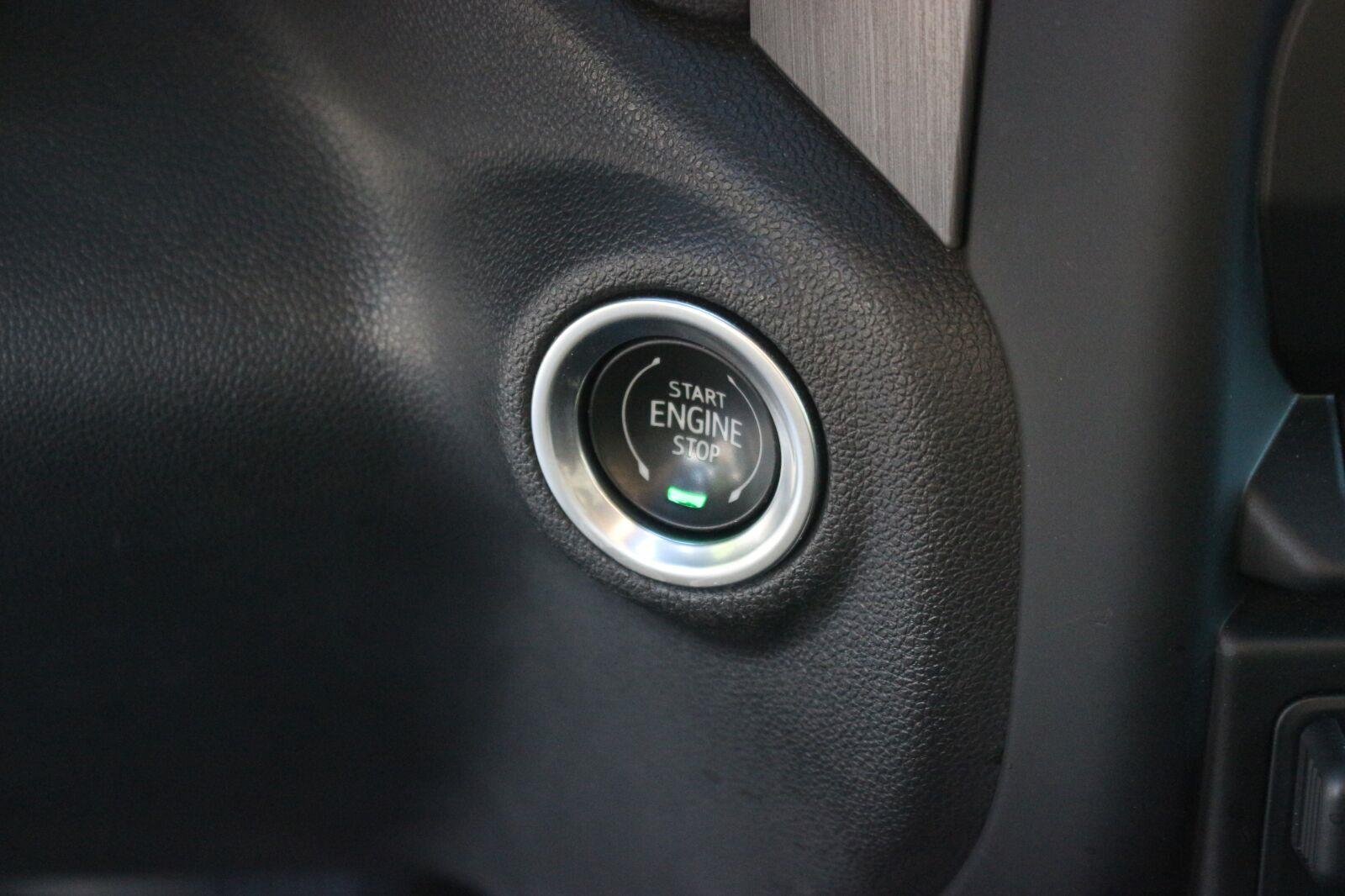 Used 2021 SUMMIT WHITE GMC AT4 image 31