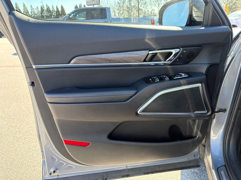 Used 2022 Silver Kia SX image 10