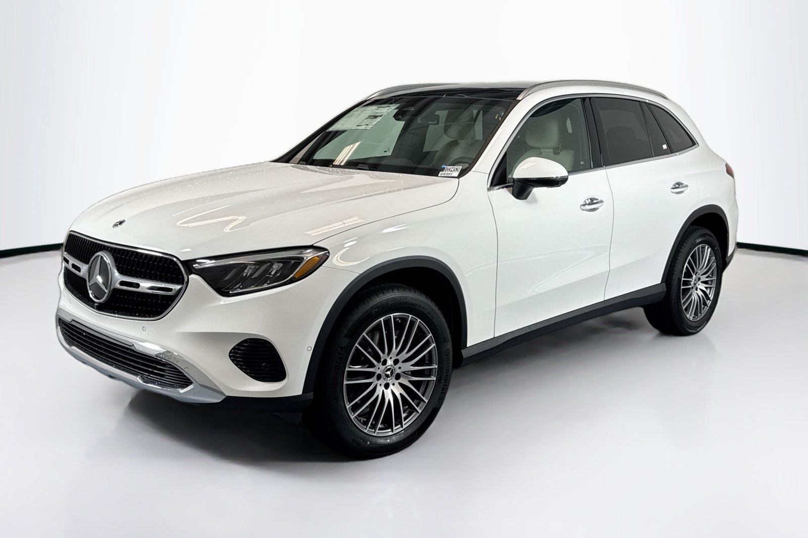 New 2026 Polar White Mercedes-Benz GLC 300 image 1