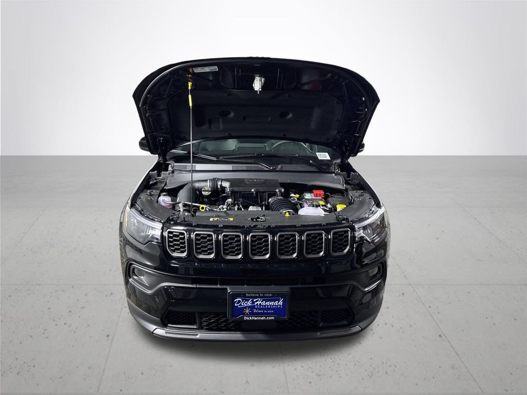 New 2026 Diamond Black Crystal Pearlcoat Jeep Latitude image 21
