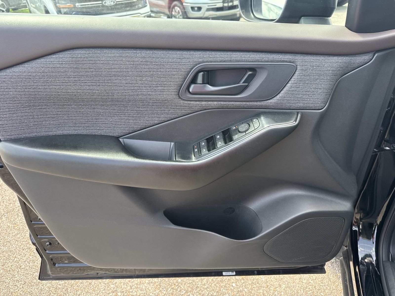 Used 2023 Black Nissan S image 19