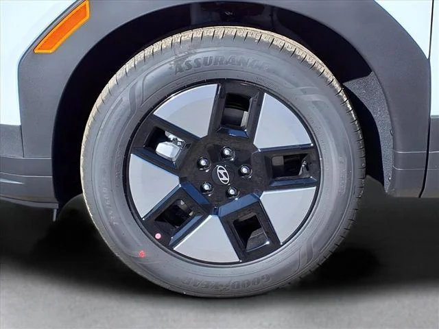 New 2026 White Hyundai SEL image 10