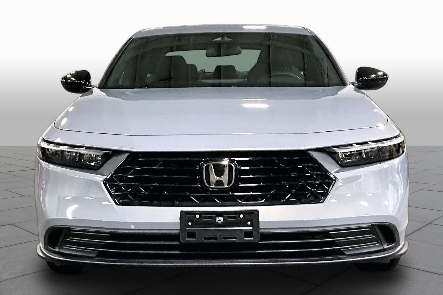 Used 2025 Urban Gray Pearl Honda Sport image 4