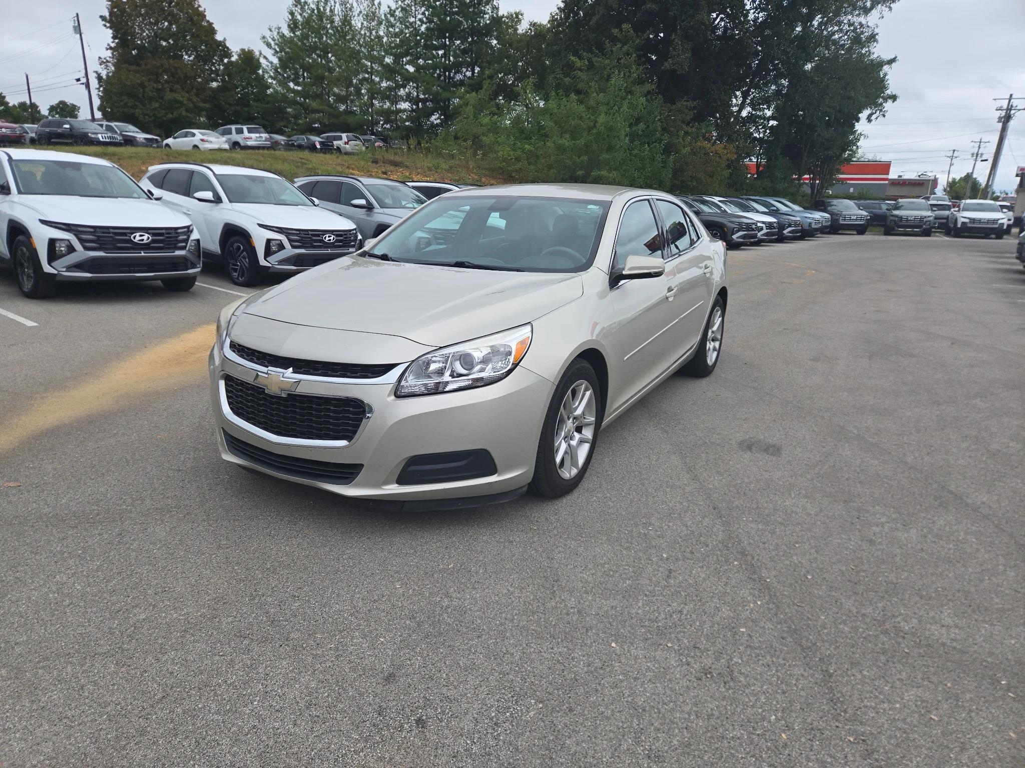 Used 2016 Champagne Silver Metallic Chevrolet LT image 7