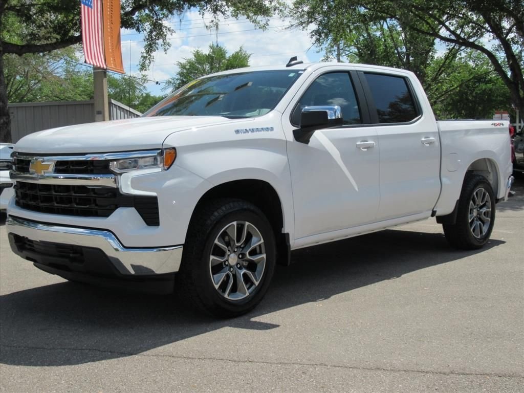 Used 2024 White Chevrolet LT image 3