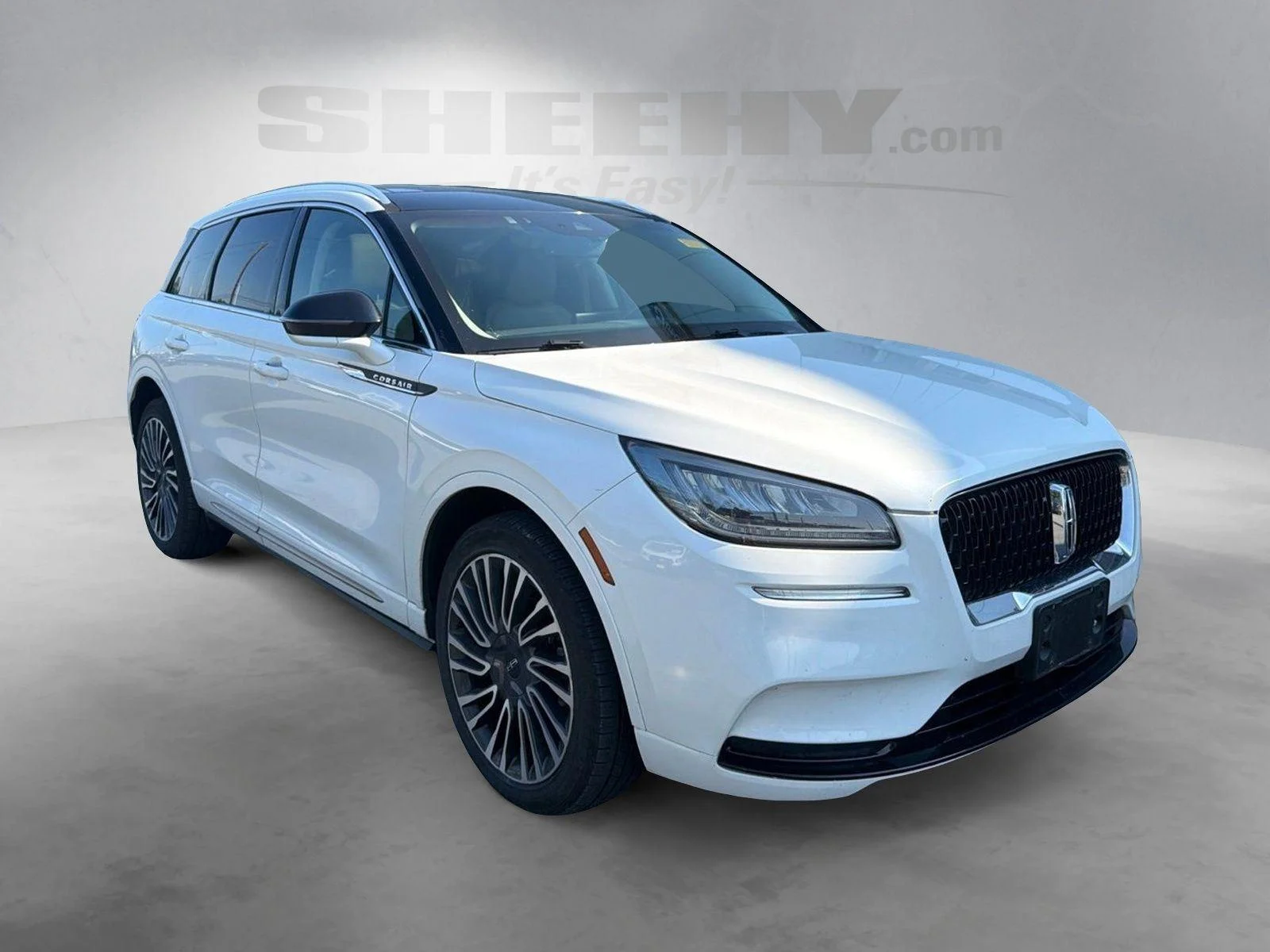 Used 2021 Pristine White Lincoln Reserve image 2