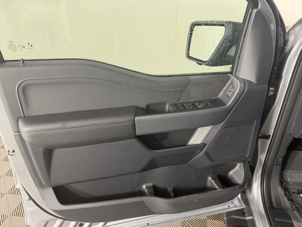 New 2026 Iconic Silver Metallic Ford XLT image 12
