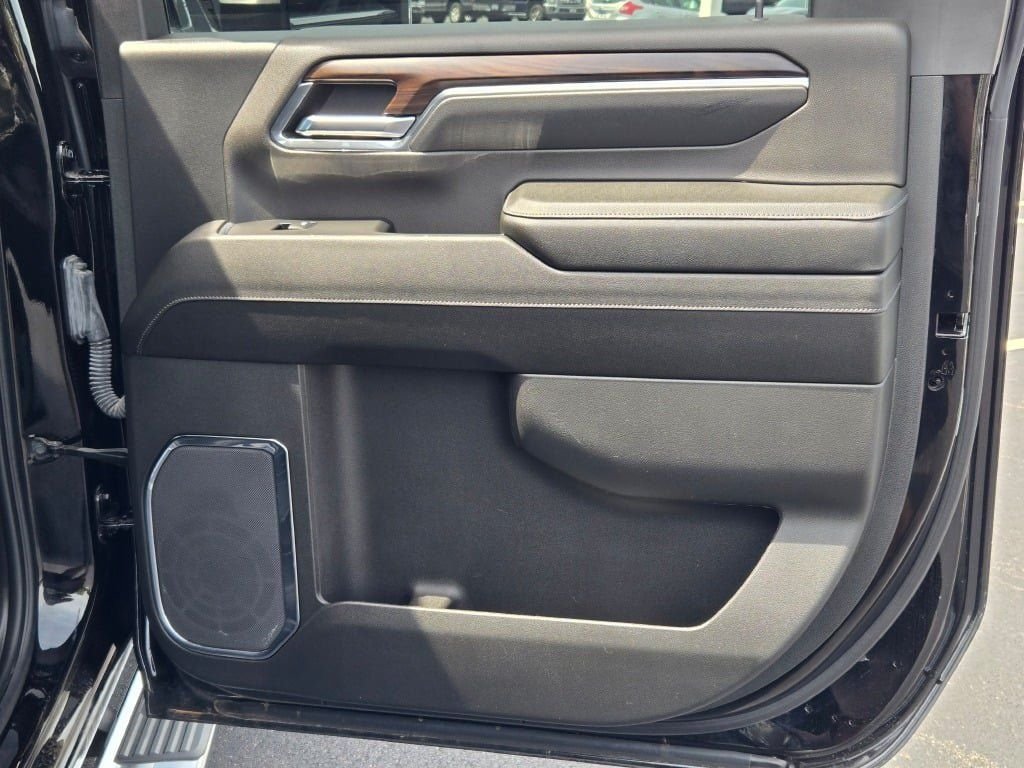 2024 GMC Sierra 2500HD SLT - Photo 9