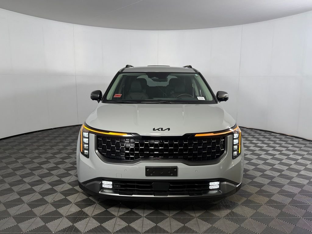 Used 2025 White Kia SX Prestige image 3