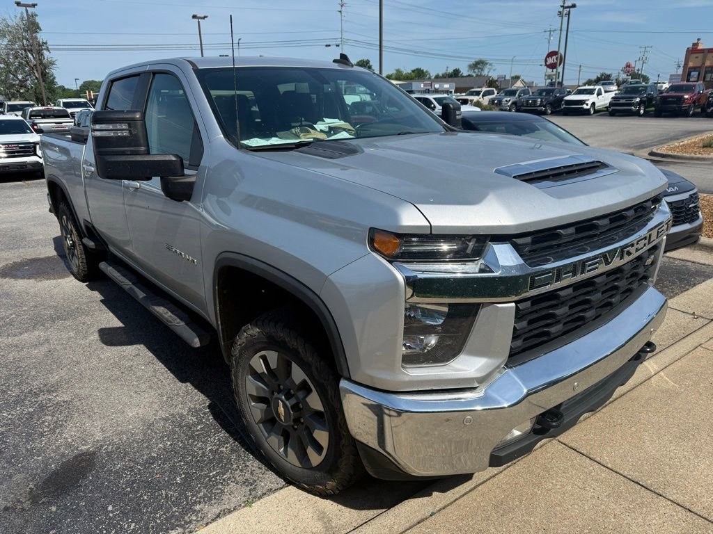 2022 Chevrolet Silverado HD LT 4WD Crew Cab Standard Box's photo