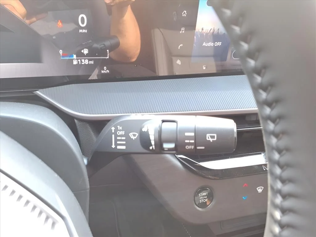 2025 Nissan Murano SV - Photo 23