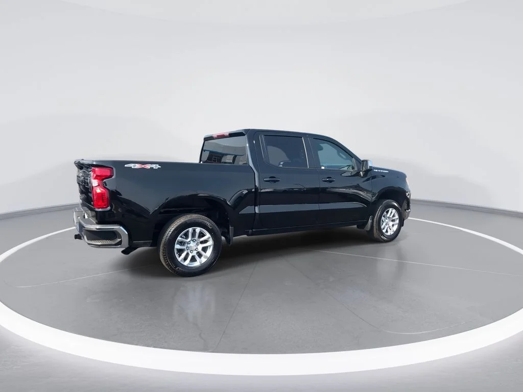 Used 2025 Black Chevrolet LT image 8