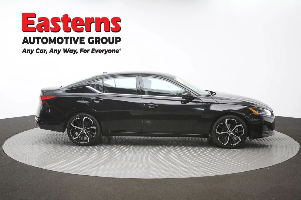 Used 2024 Black Nissan 2.5 SR image 45