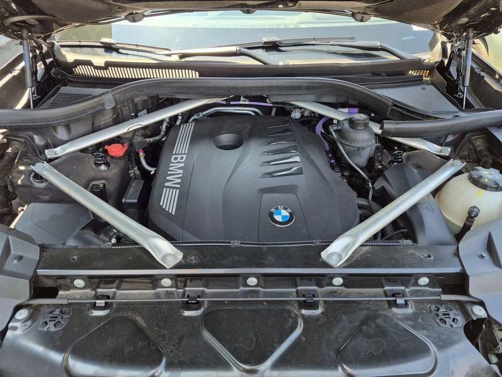 Used 2025 Black BMW xDrive40i image 38