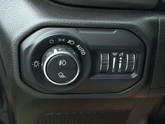 Used 2022 Black Jeep Willys image 32