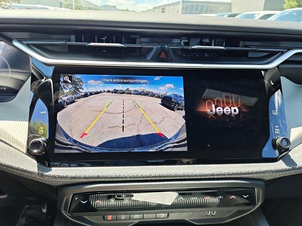 New 2026 Sting-Gray Clearcoat Jeep Laredo image 25