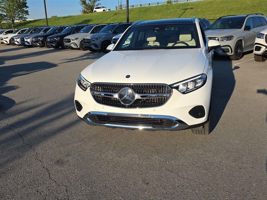 Certified Used 2025 Polar White Mercedes-Benz GLC 300 image 7