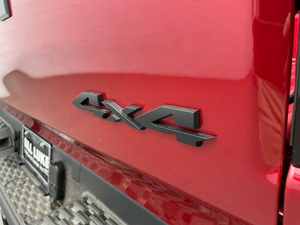 New 2026 Molten Red Pearl-Coat Exterior Paint RAM Rebel image 5