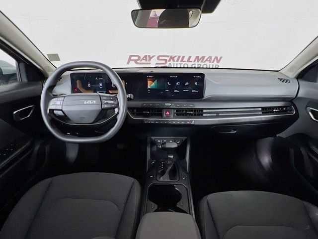 2025 Kia K4 LXS - Photo 23