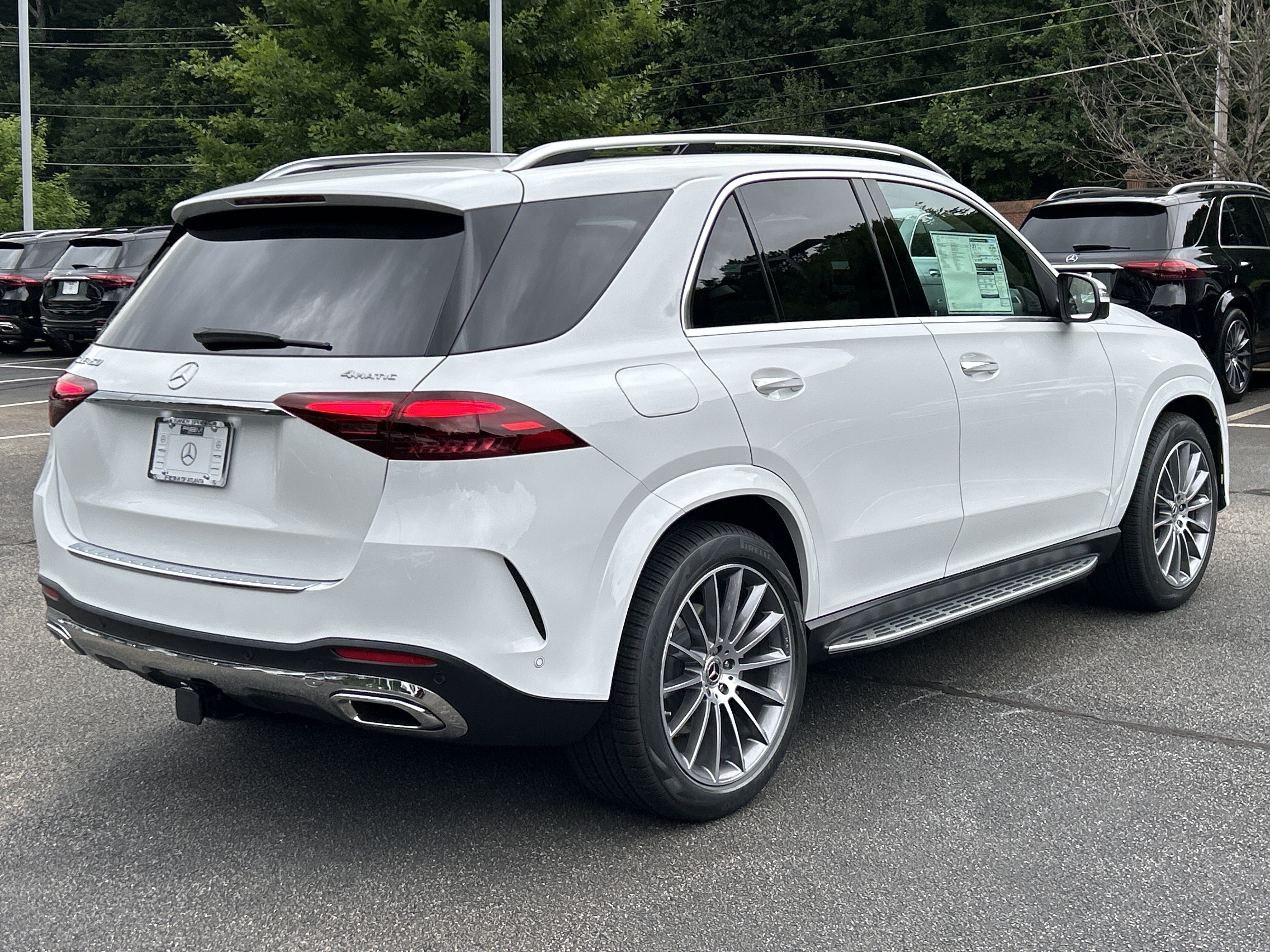 New 2026 MANUFAKTUR Moonlight White Metallic Mercedes-Benz GLE 450 4MATIC® SUV image 6