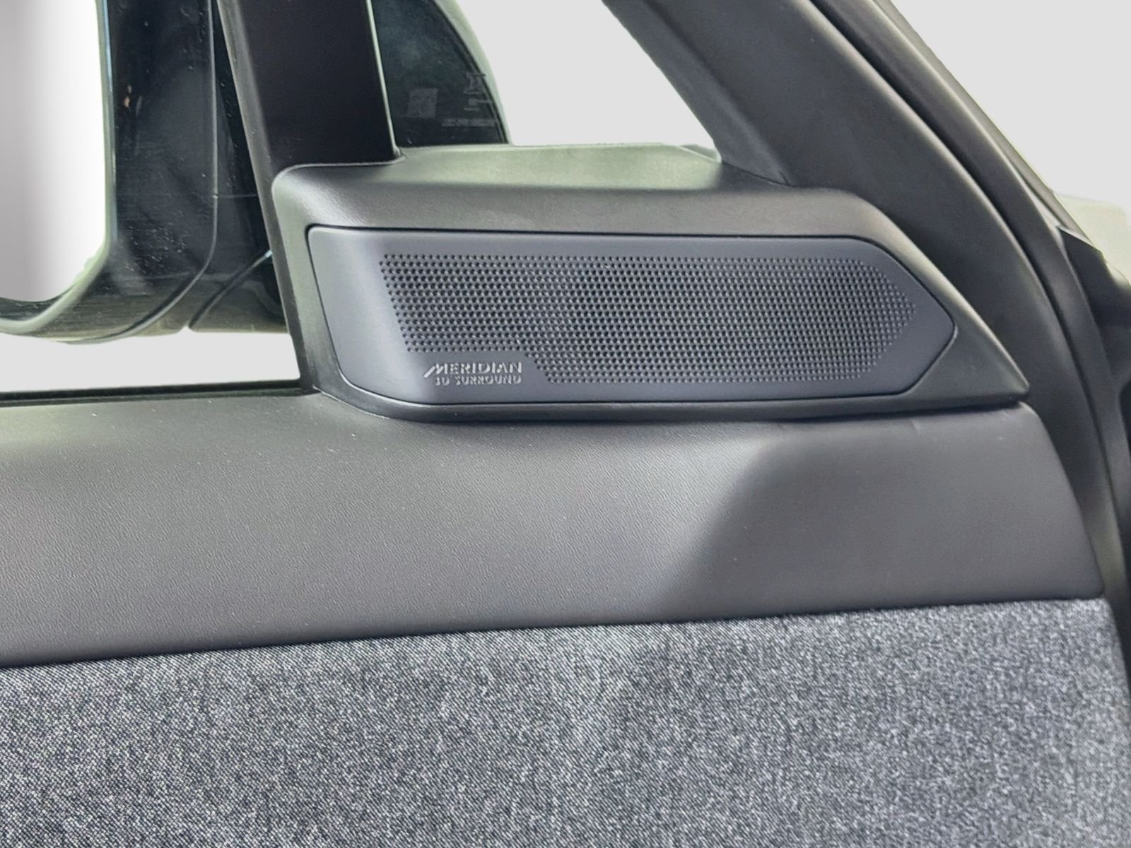 New 2026 Santorini Black LAND ROVER SE image 22