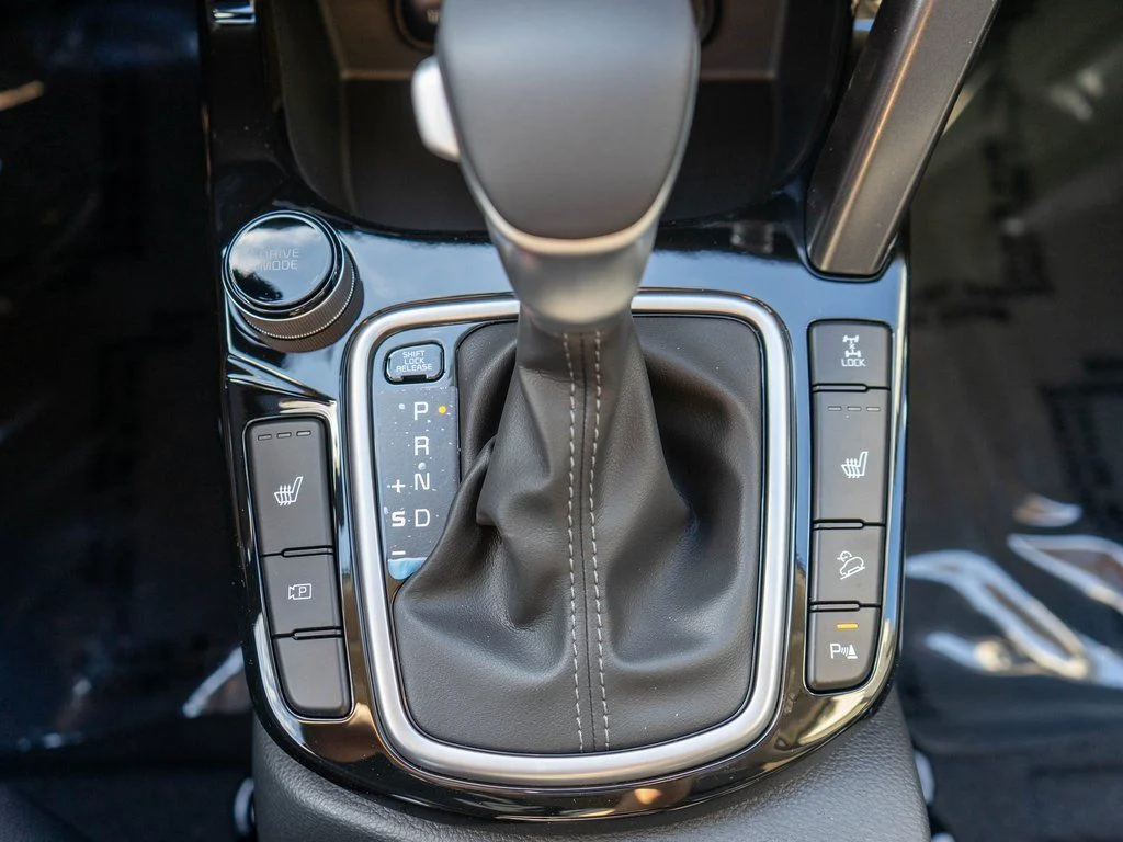 New 2026 Snow White Pearl Kia EX image 24
