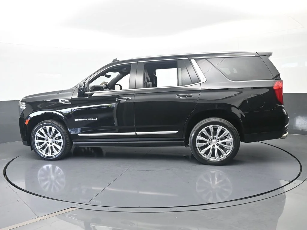 Used 2022 Onyx Black GMC Denali image 2