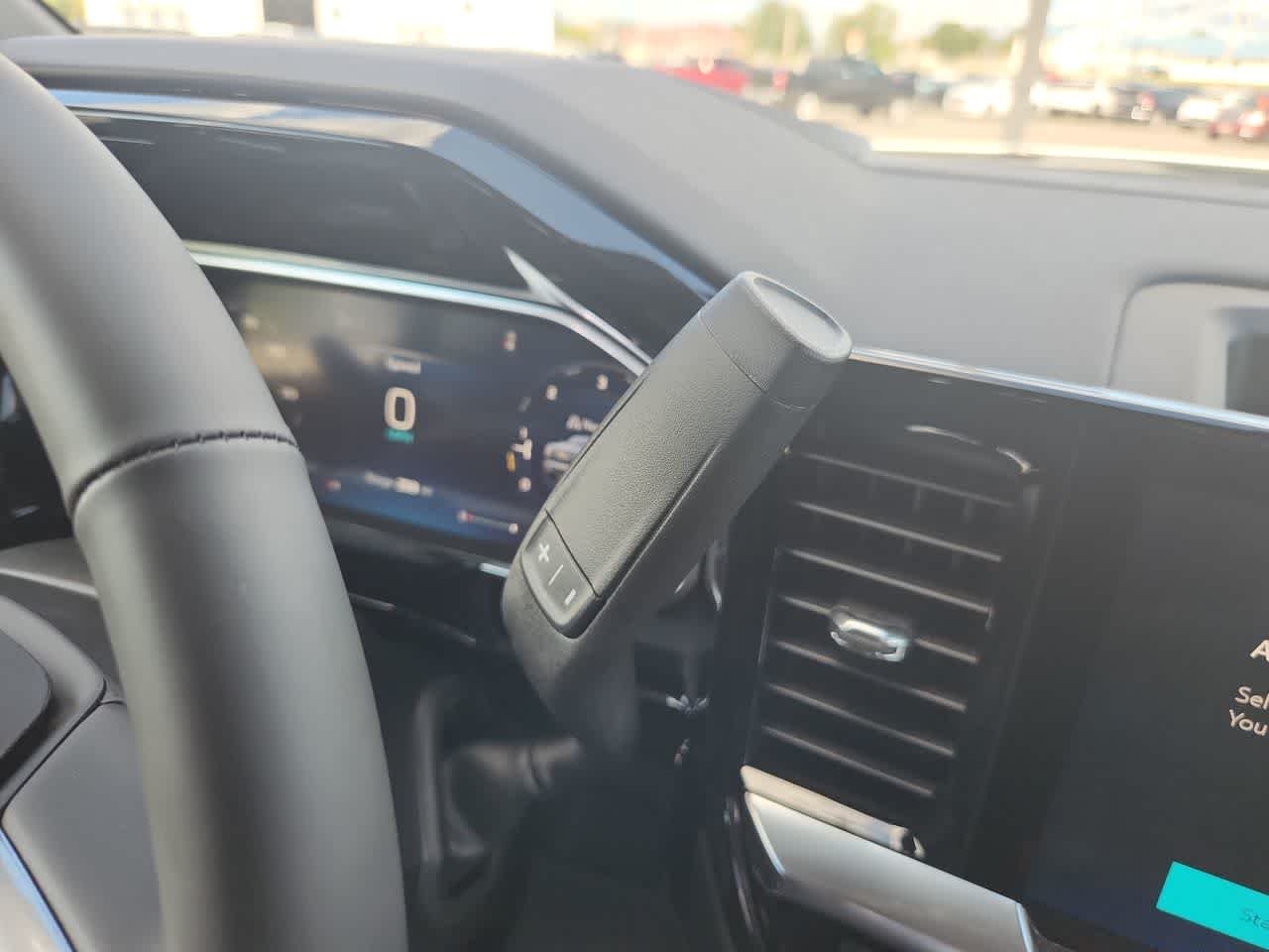 New 2026 Summit White Chevrolet LT (2FL) image 19