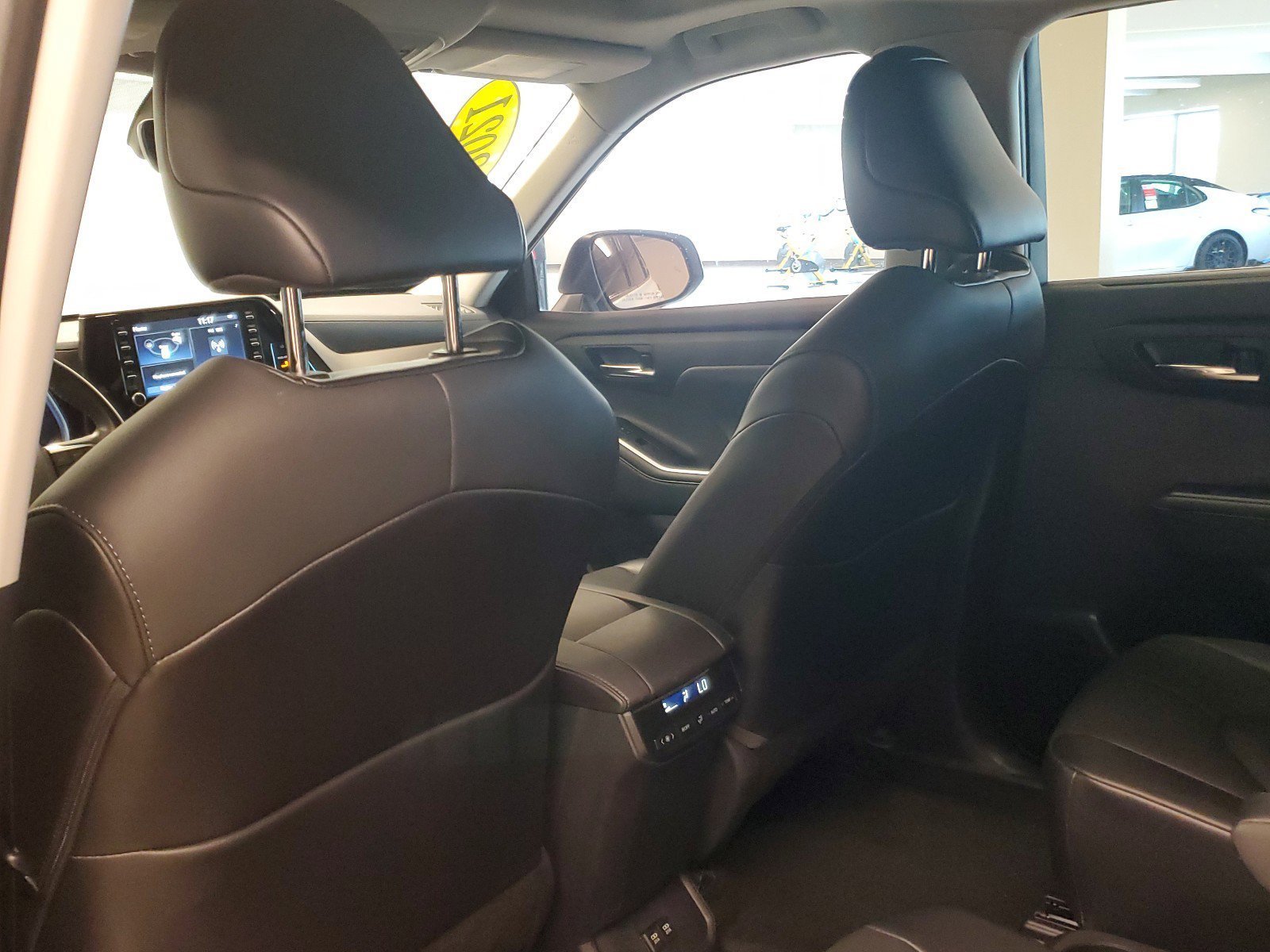 Used 2021 Blizzard Pearl Toyota Hybrid XLE image 18