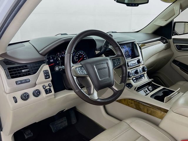 Used 2017 White Frost Tricoat GMC Denali image 40