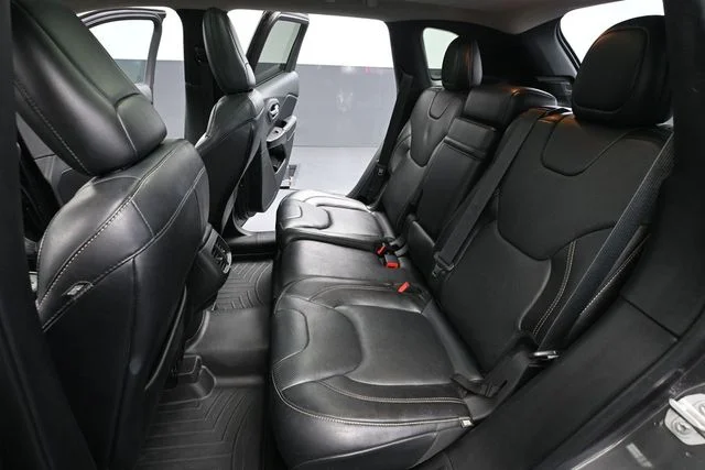 Used 2015 Gray Jeep Limited image 41