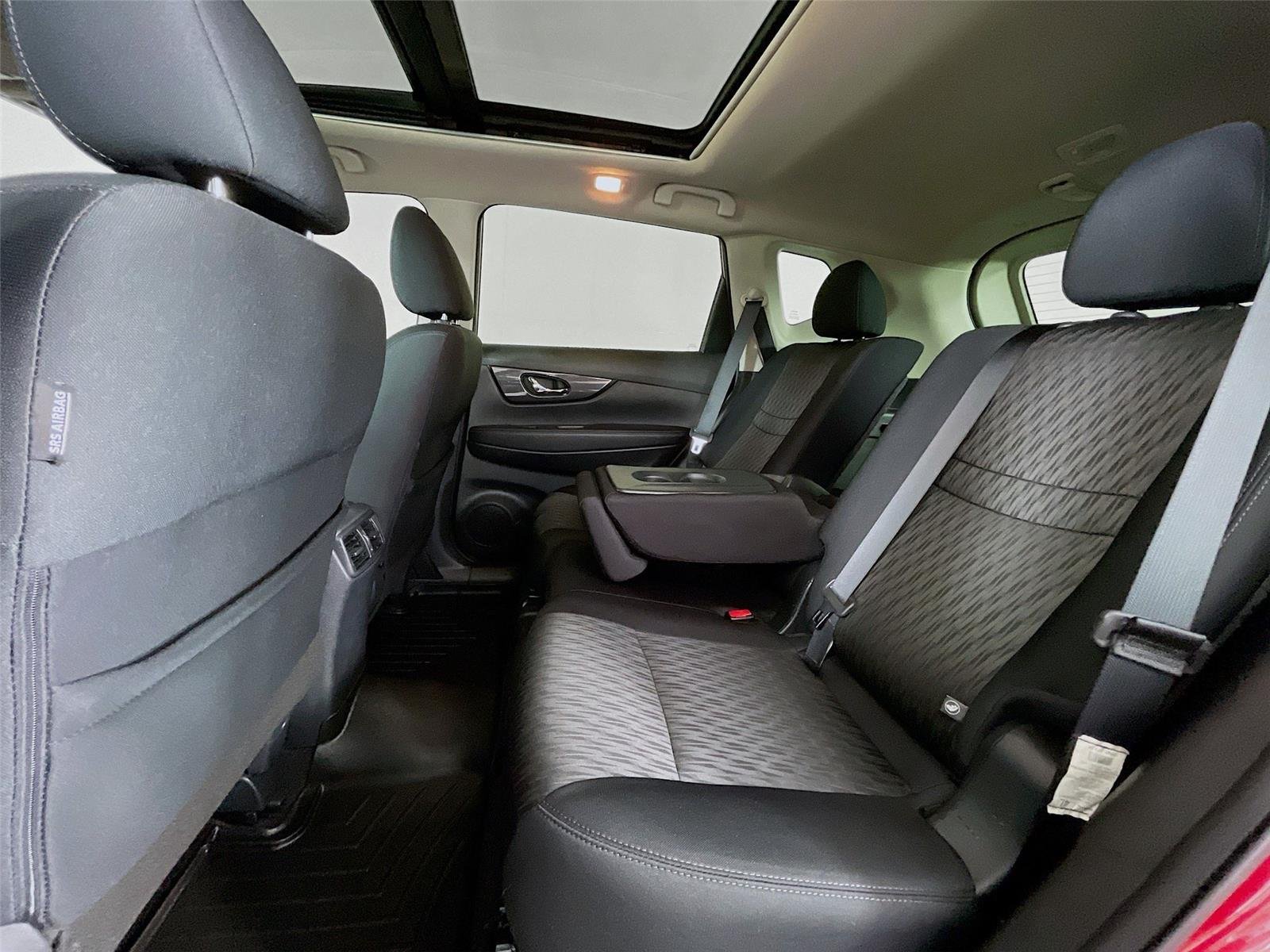 Used 2018 RED NISSAN  image 29