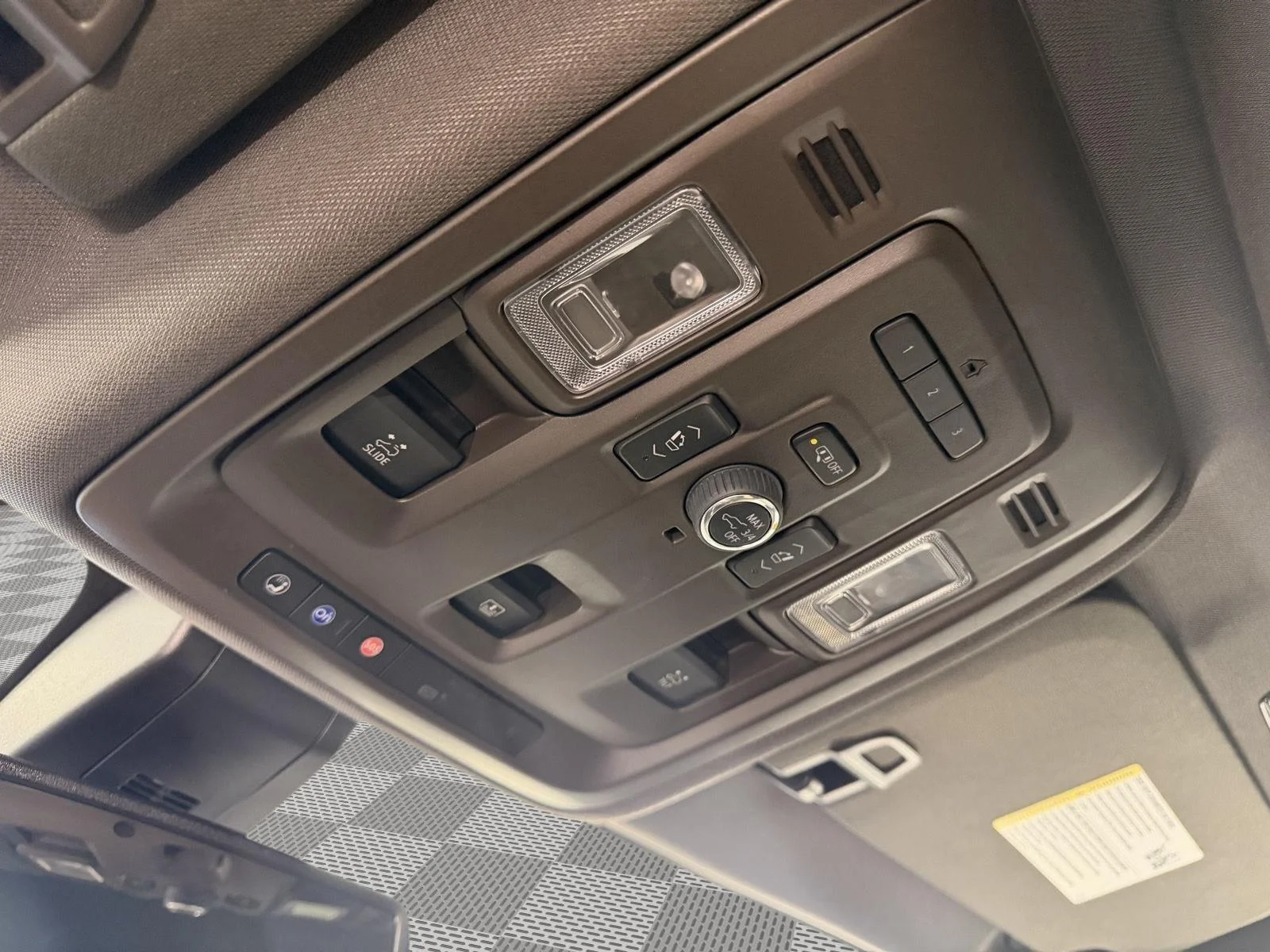 2022 Chevrolet Tahoe LT - Photo 19