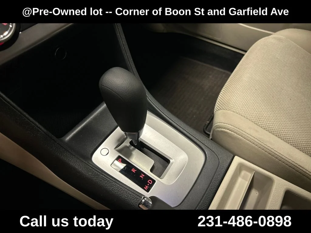 Used 2015 White Subaru 2.0i Premium image 26
