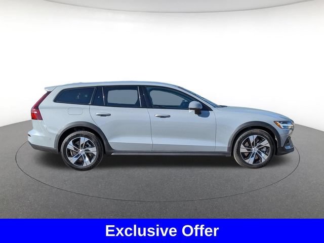 2025 Volvo V60 Cross Country Plus - Photo 13