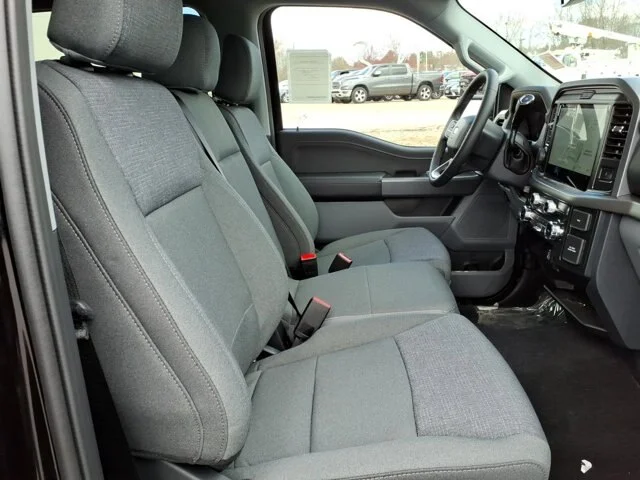 New 2026 Agate Black Metallic Ford XLT image 32