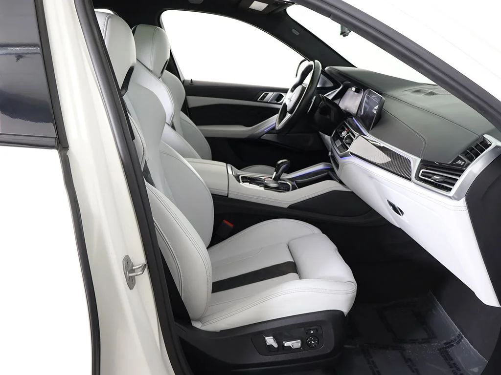 Used 2023 Alpine White BMW Base image 40