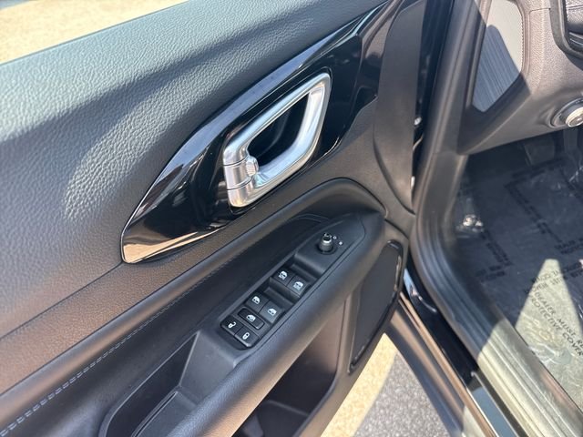 Used 2025 Black Jeep Latitude image 11