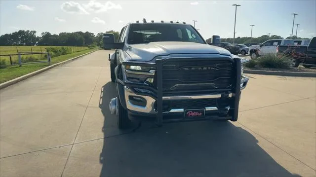 New 2025 Bright White Clear-Coat Exterior Paint RAM Tradesman image 15