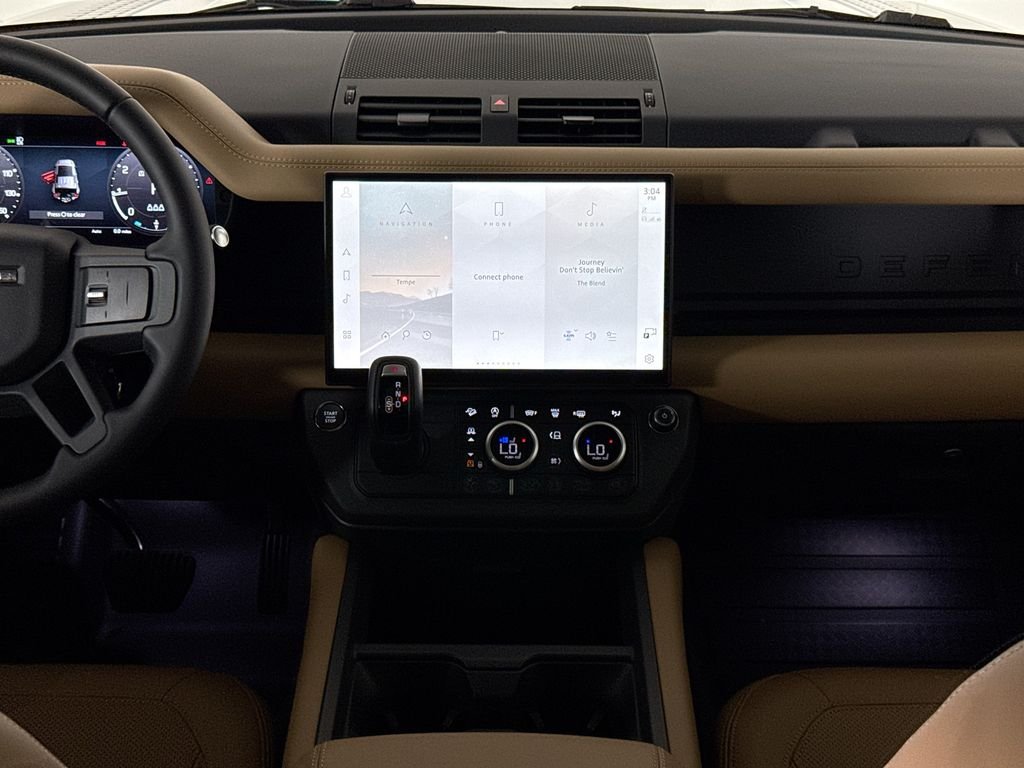 New 2026 Fuji White Land Rover X-Dynamic SE image 14