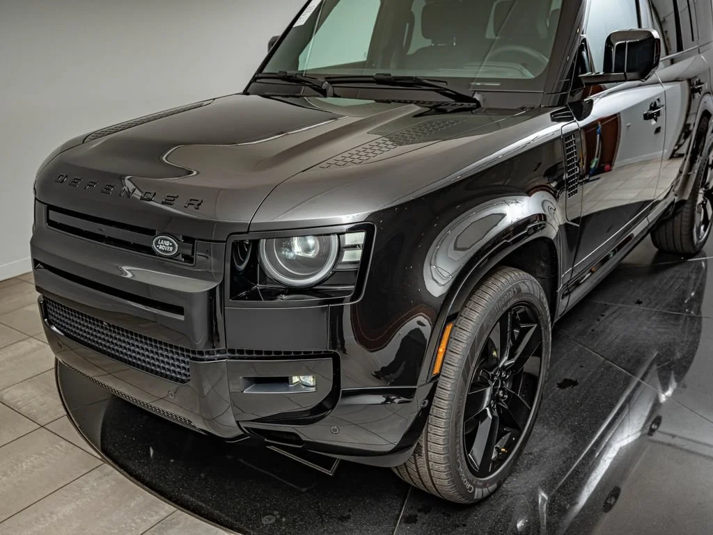 New 2026 Santorini Black Land Rover X-Dynamic SE image 14